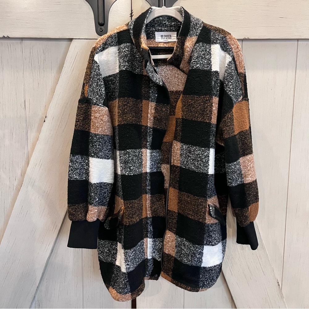 Steve Madden BB Dakota Plaid Jacket - Black, White, Brown Size Medium